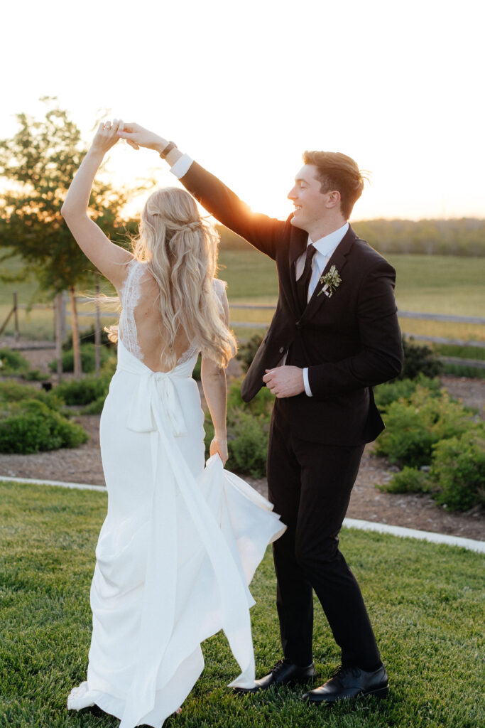 sunset photos, Bride and Groom at Carter Valley Ranch