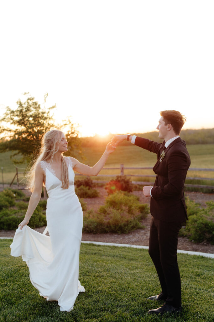 sunset photos, Bride and Groom at Carter Valley Ranch