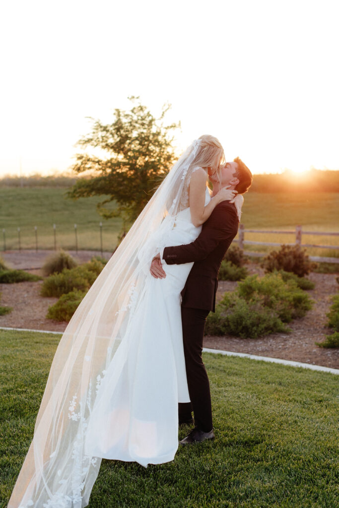 sunset photos, Bride and Groom at Carter Valley Ranch