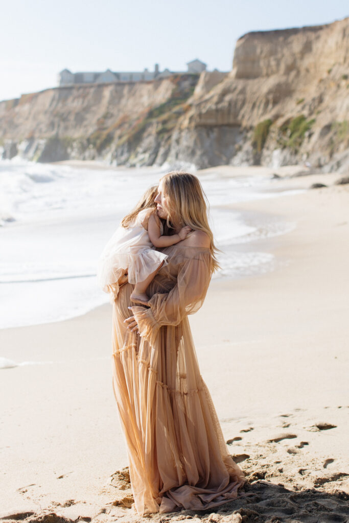 beach maternity session