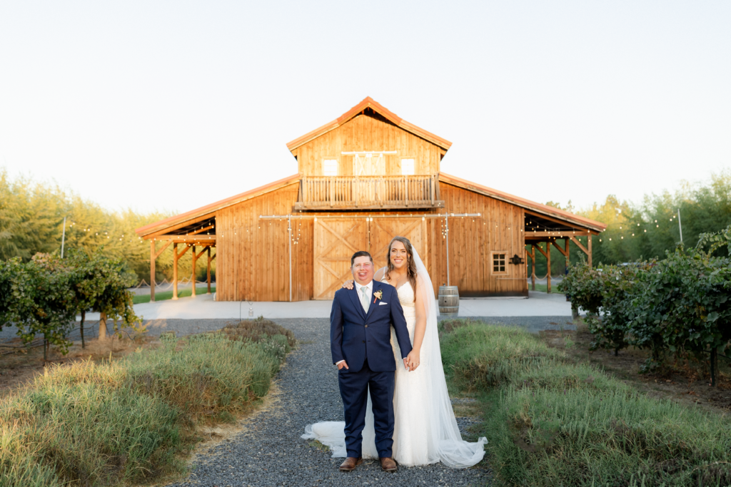 Bridal portraits in vineyard
