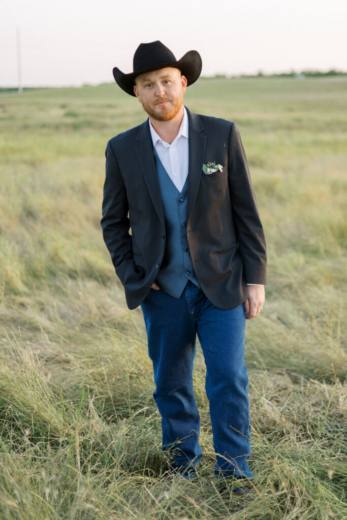 Carter Valley Ranch wedding Couple's portraits