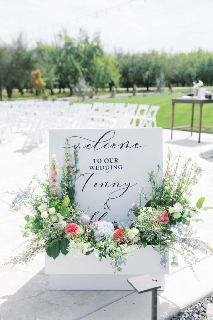 Welcome wedding sign with flower box