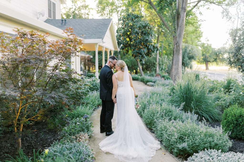 Romantic couple portraits at La Reve Estate in Elk Grove
GOlden Hour