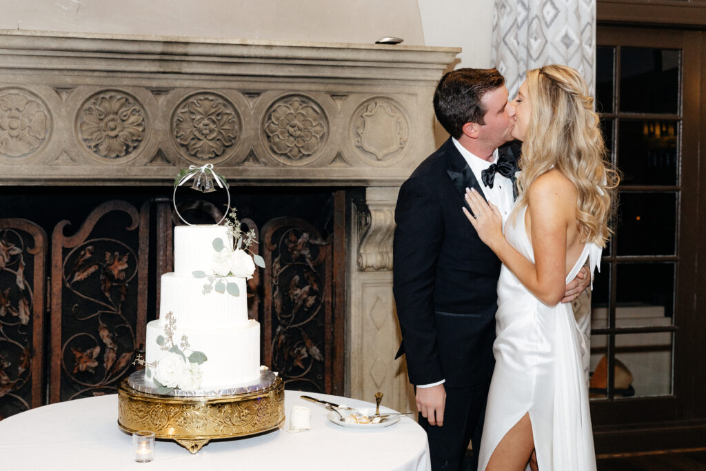 Luxury Oakland wedding venue Sequoyah Country Club terrace